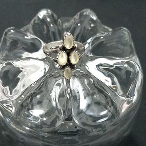 Native American Silver Ring with MOP